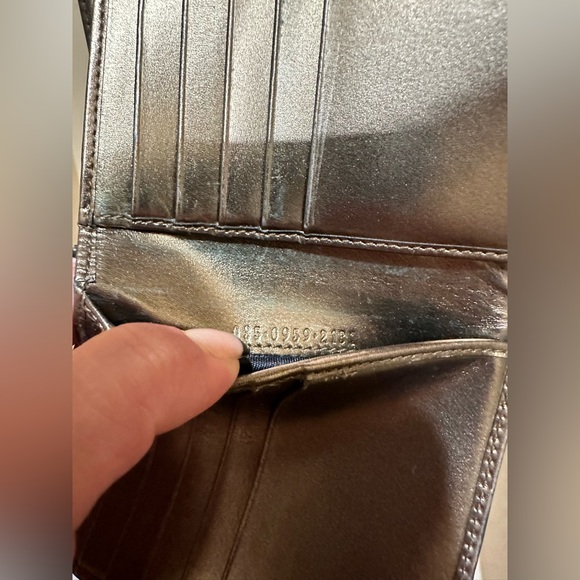Gucci Jackie Metallic Gold Bifold Wallet - Picture 6 of 9